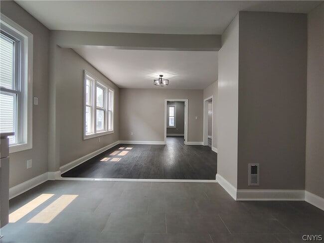 1539 Taylor Ave