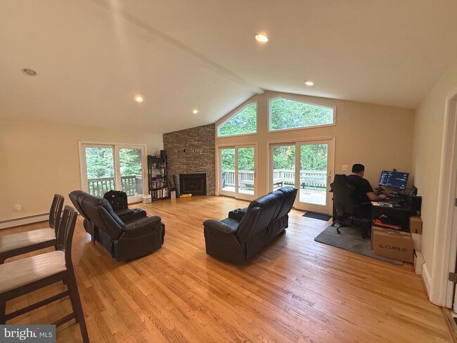 Photo - 1631 Warner Ave