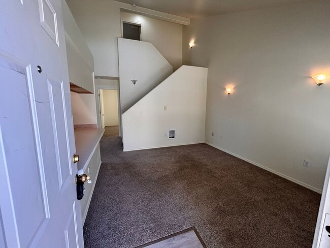 Photo - 2965 NE Worthington Ct Unit 1