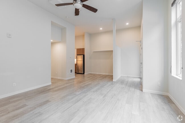 2BR, 1BA - 935SF - Living Room - Skidmore Apartments