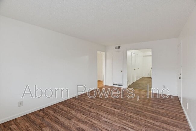 Photo - 1215 Williams Way