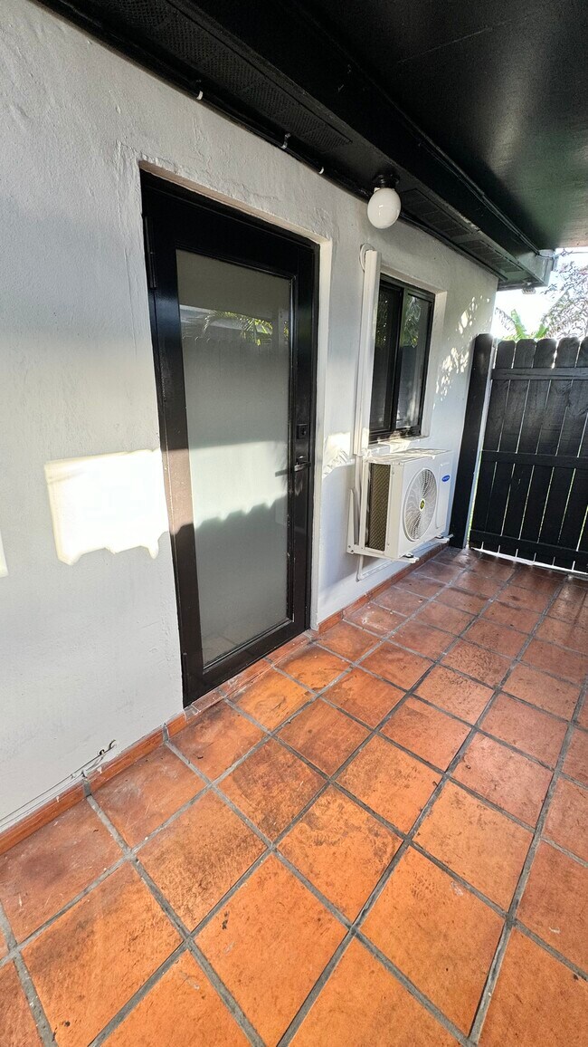 9970 SW 13th Ter Apartment Unit Near FIU off of 8th ST Miami, FL