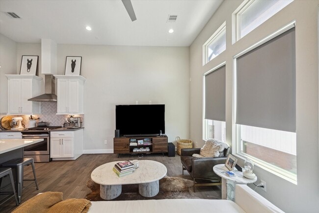 Photo - 9414 Campbell Rd