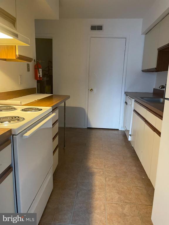 Photo - 806B Cypress Point Cir