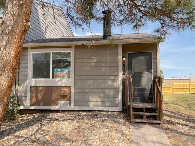 Building Photo - 1 Bedroom Townhome Available Near N Academy Blvd and Vickers Dr!