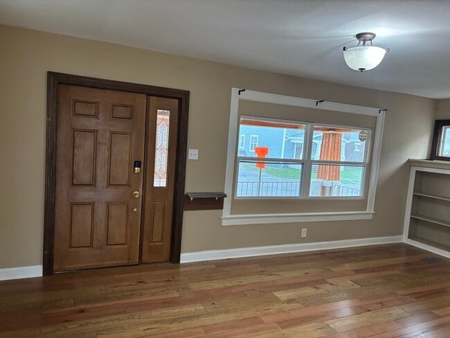 Photo - 73 N Oakley Ave