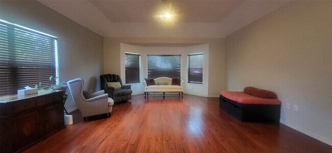 9734 La Vista Dr
