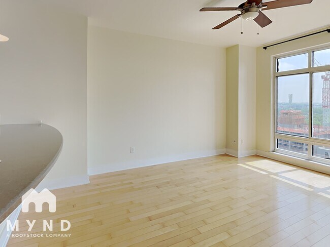 Photo - 603 Davis St Unit 1407