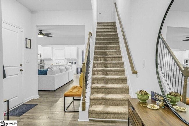 Photo - 329 Hartland Pl