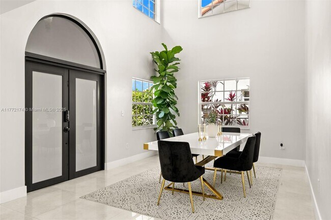 Photo - 911 SW 57th Ave