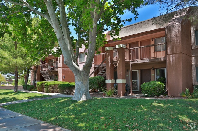 Highland Woods Apartments
