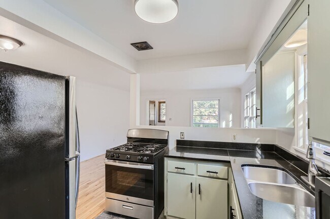 Photo - Modern 2 Bed/2 Bath Unit in Minneapolis! R...