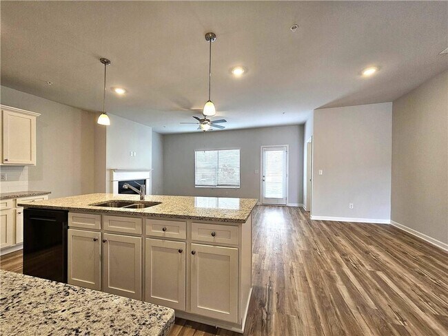 Photo - 334 Lanier Cir