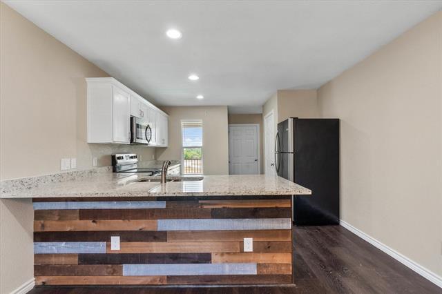 1406 Courtney Pl