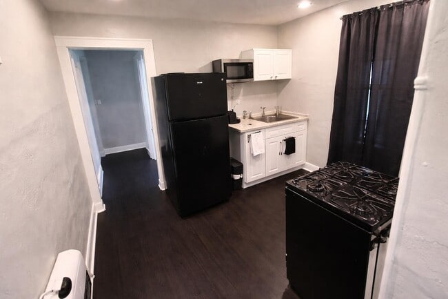 Photo - 818 Broad St