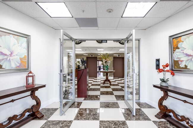 Entry - Sullivan Regency