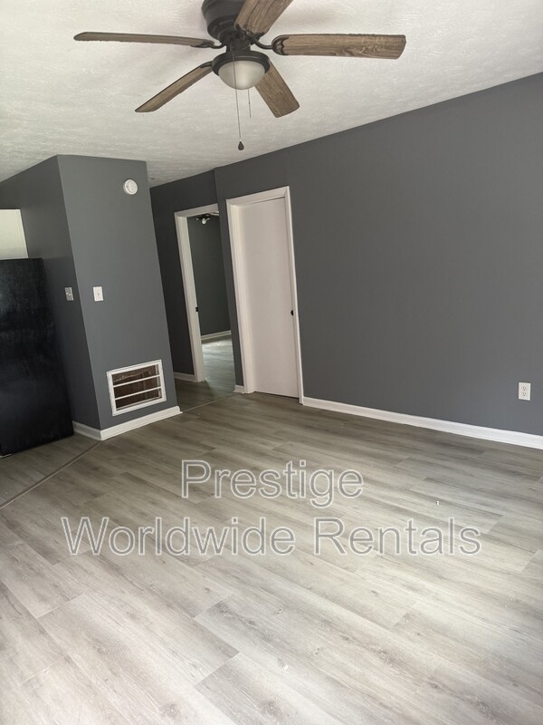 4125 Sandfort Rd