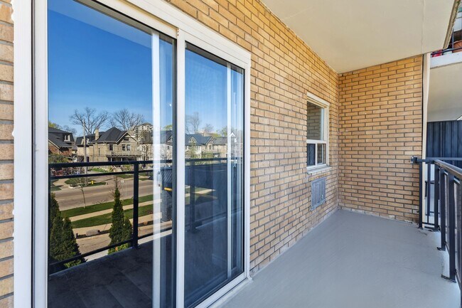 Photo - Granite House