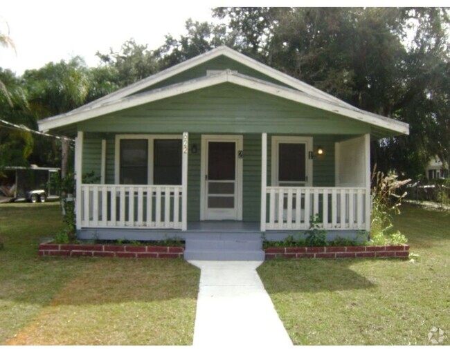 Building Photo - 3 Black Dog Residential 622 Unit Apt 1