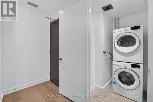 Photo - 448 Burnhamthorpe Rd W Unit 6606