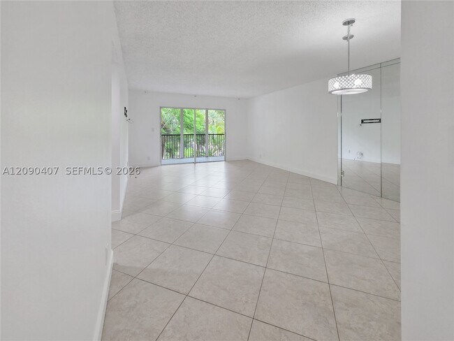 Photo - 2212 S Cypress Bend Dr Unit 301