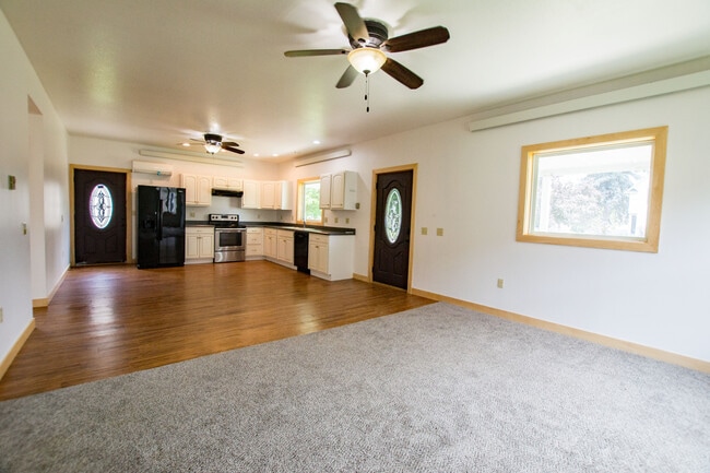 Photo - 504 Decorah Ave Unidad 1