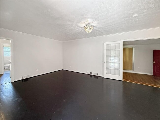 Photo - 1668 Laurelwood Dr SW