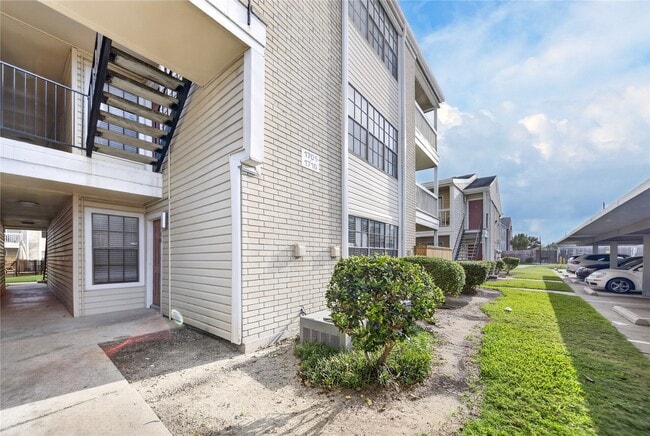 Building Photo - 2750 Holly Hall St Unit 1706