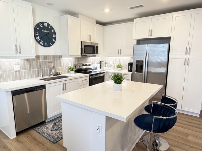 12962 Lassen Dr