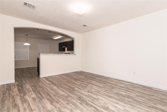 Photo - 671 Fallow Ln