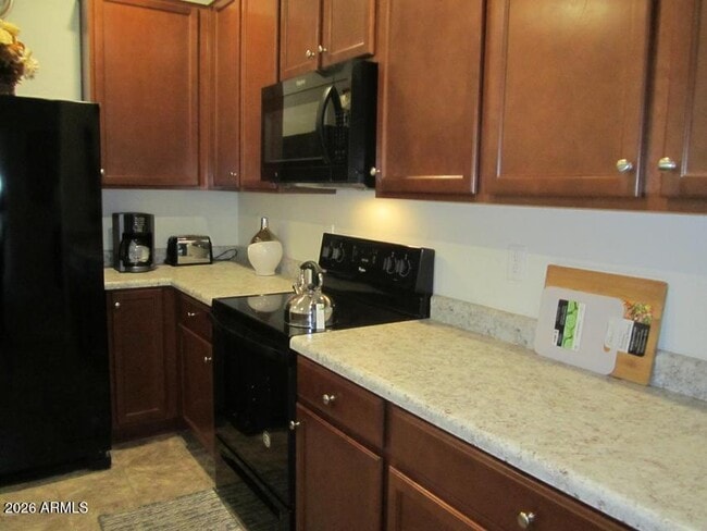 40584 W Helen Ct