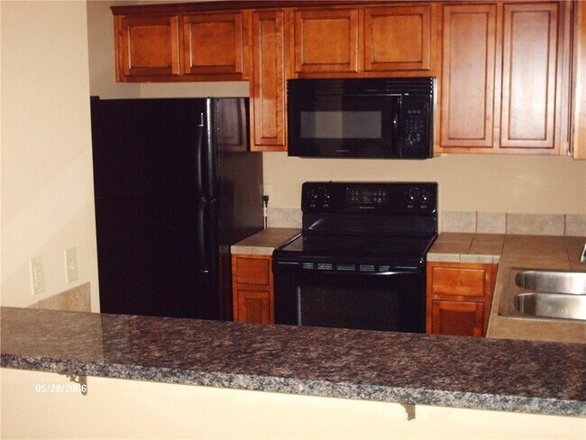 Photo - 1773 N Chestnut Ave