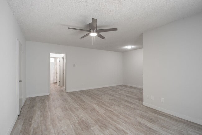 Photo - McLaughlin-4221