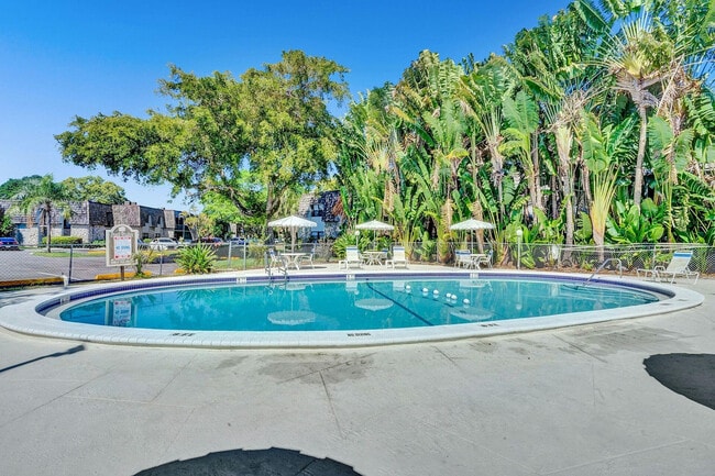 Building Photo - 3123 Oakland Shores Dr Unit D104