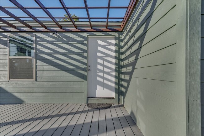 Photo - 6603 Victoria St