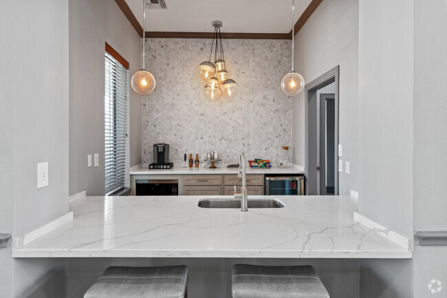 Building Photo - Stonegate Apartments