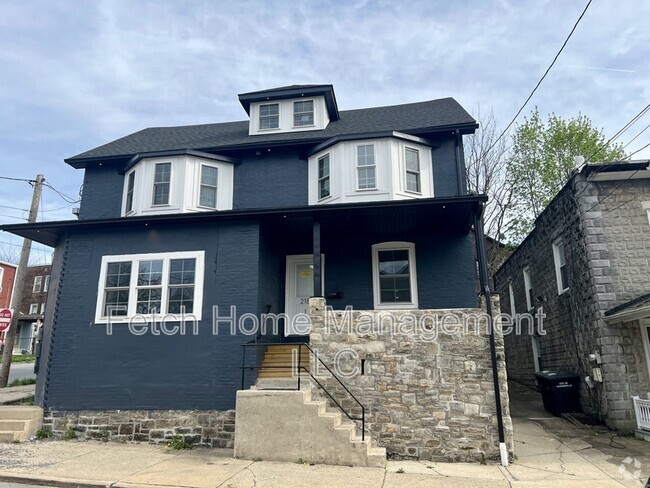 Building Photo - 218 Walnut St Rental