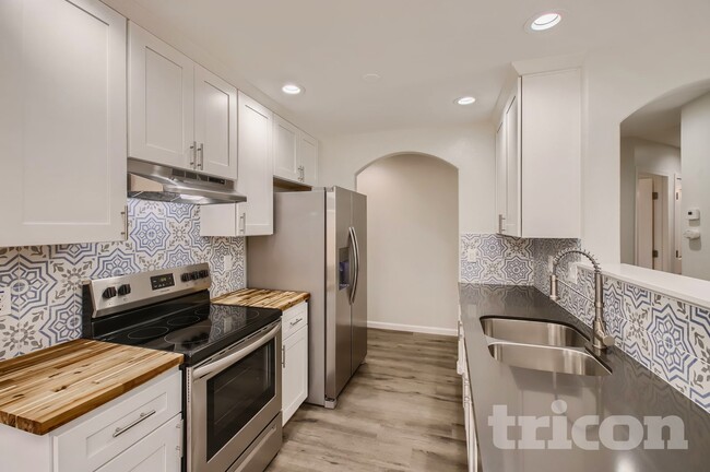 Photo - 8701 S 50th Dr