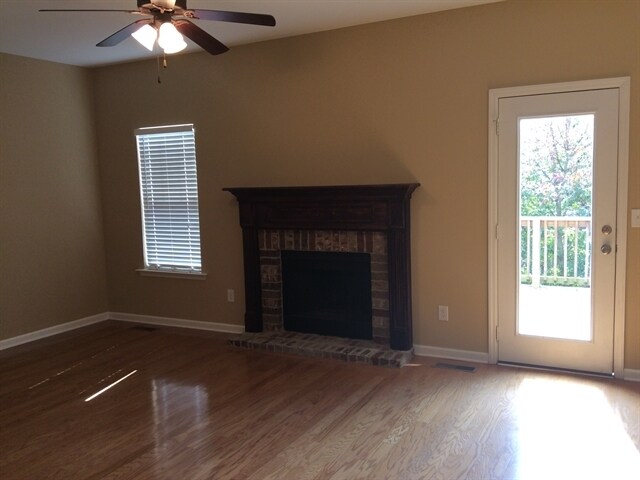 Photo - 1824 Baslia Ln