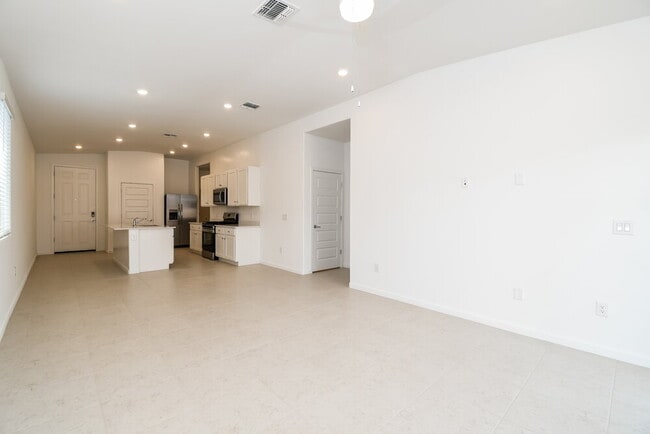 Photo - 10302 W Sumullen St