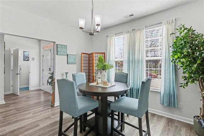 Photo - 326 Sedium Ln