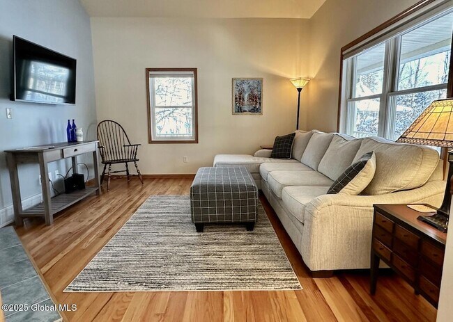 Photo - 1 Inlander Rd