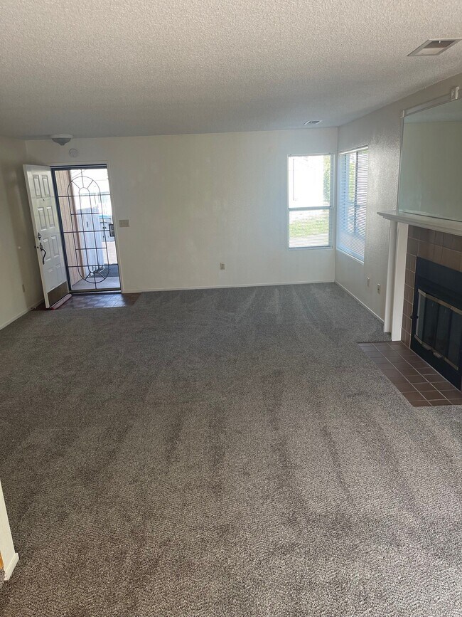 Photo - 109 Marina Dr S