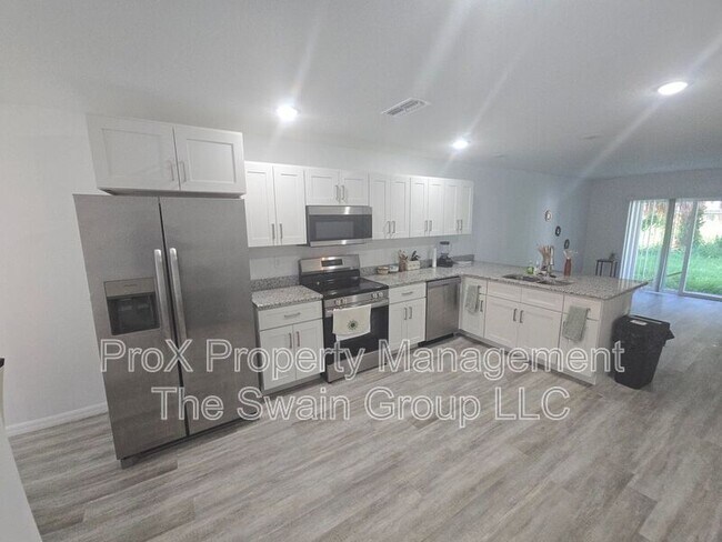 Photo - 304 Ave P NW