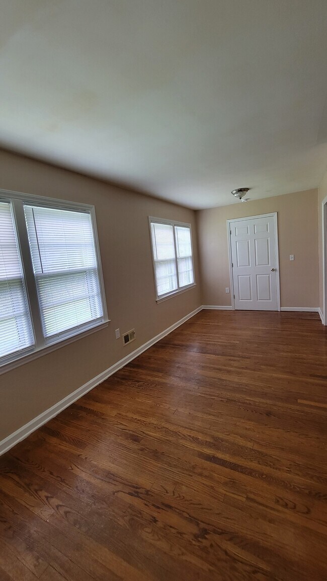 Photo - 1802 Edgemore Rd