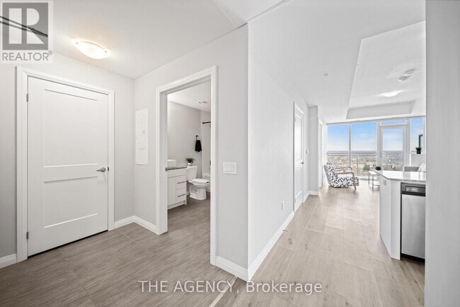 Photo - 60 Charles St W Unit 2712