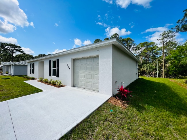 Photo - 1094 Harlingen Rd SW