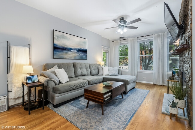 Photo - 301 W Goethe St Unit 302