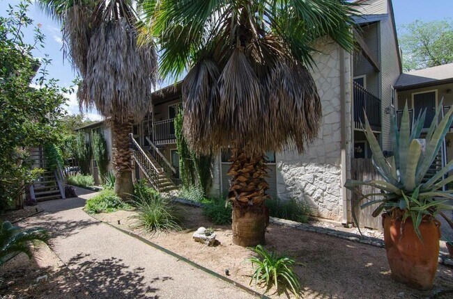 Photo - 2410 Enfield Rd Unit 10