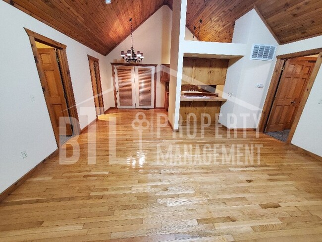 Photo - Gorgeous Lodge in Gated Community! House